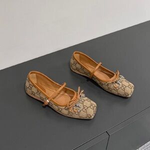 Gucci Beige and Brown Women's Flats
